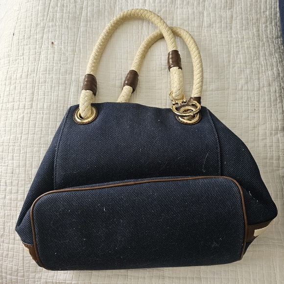 Michael Kors Coastal Purse - Picture 2 of 11